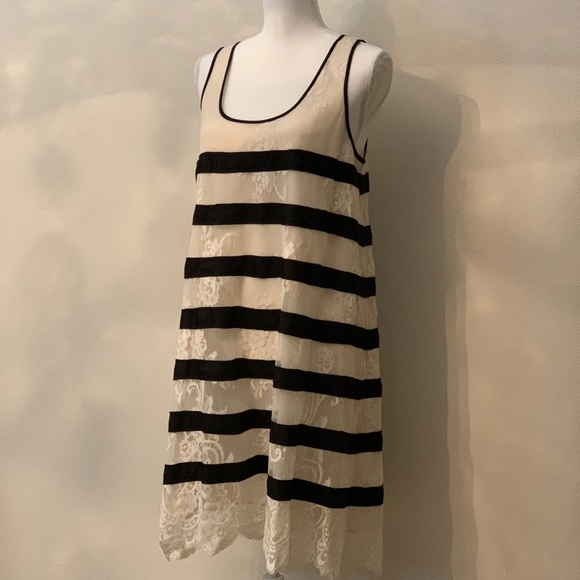 BCBGMaxAzria Lace Dress Striped - Picture 10 of 15